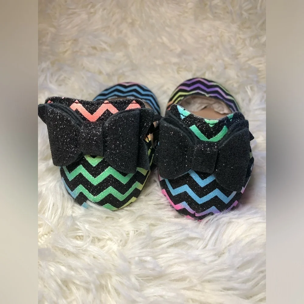 Monkey Feet Multicolor Chevron Kids Slippers with Bow NWOT 18-24M